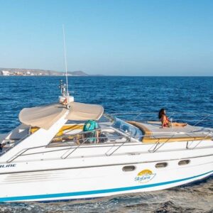 3-Hour Shared Motor Yacht Tour from Puerto Colón