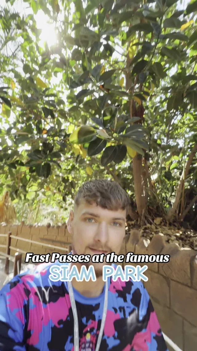 I said 10 mins before this video I didn’t need one, even if the queue is only a 20 min wait, I just can’t do it 😂 You can buy them past the entrance for €38 (single use) or we have them in our ALL-INCLUSIVE Siam tickets 🎟️